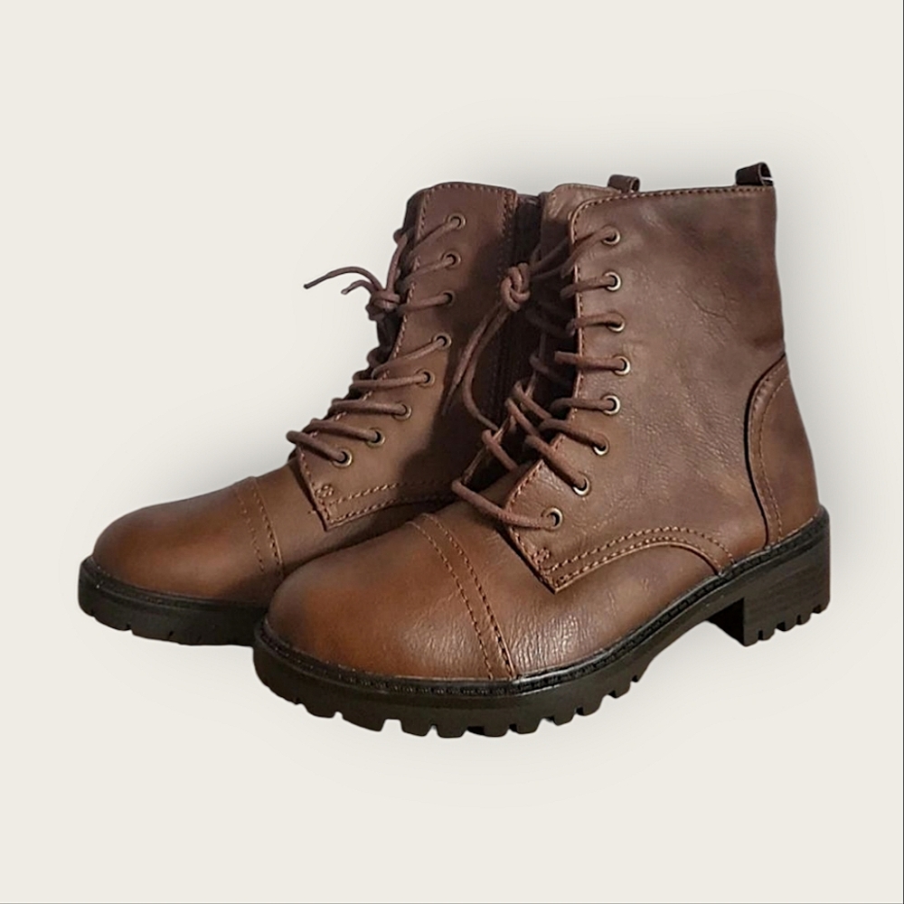 NWT Universal Thread Faux Leather Combat Boots - Picture 2 of 8